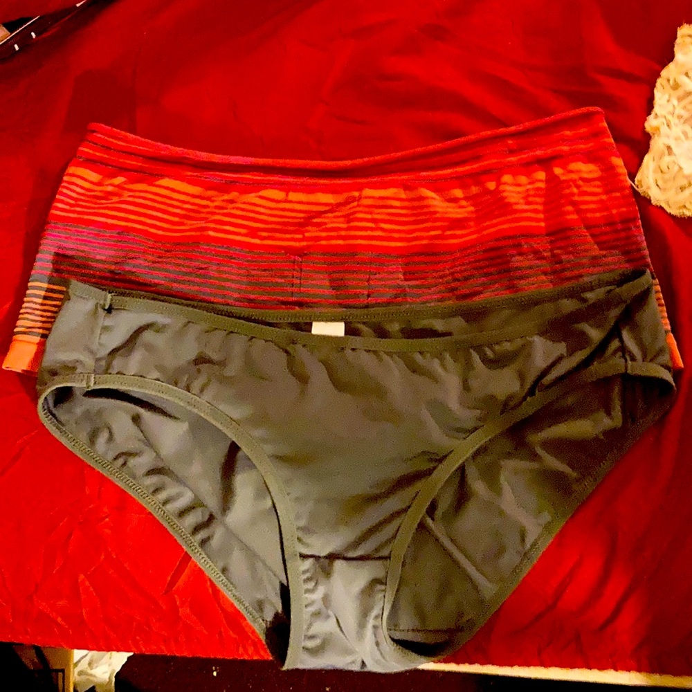 FINAL SALE PRICE  Size L Womens panties